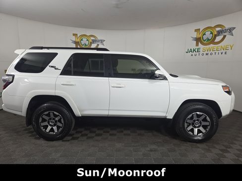 Used 2022 Toyota 4Runner TRD Off-Road Premium image 10