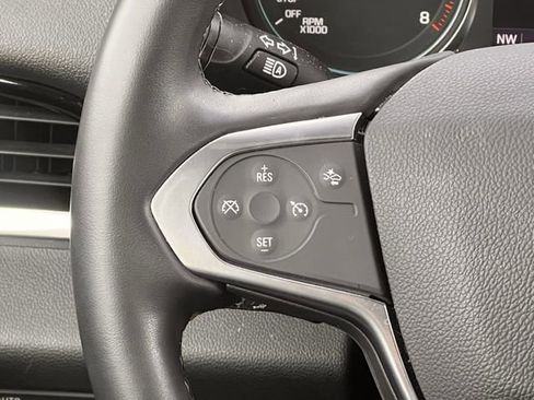 Used 2023 Chevrolet Traverse LT image 14