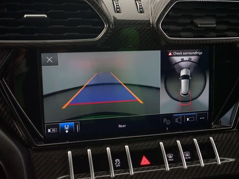 Used 2022 Lamborghini Urus AWD/4WD image 16
