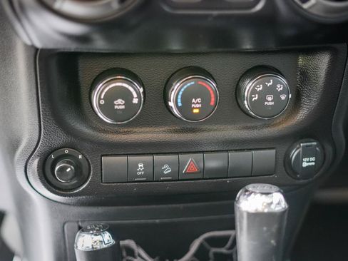 Used 2016 Jeep Wrangler Sport w/ Quick Order Package 24S AWD/4WD image 12