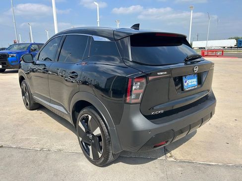Certified 2025 Nissan Kicks SR FWD image 5
