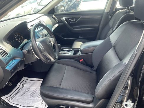 Used 2017 Nissan Altima 2.5 SR w/ Midnight Edition Package FWD image 9