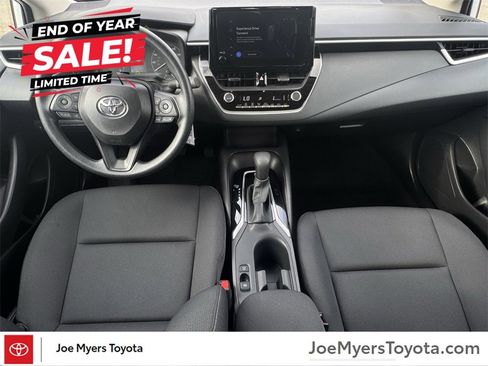 Used 2025 Toyota Corolla LE image 9