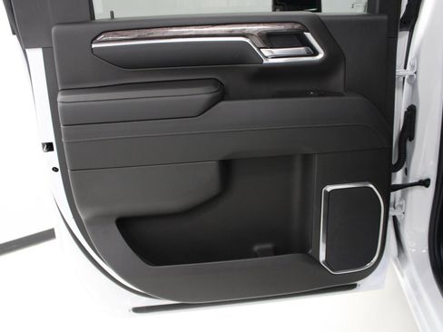 Used 2025 Chevrolet Silverado 2500 LTZ w/ Z71 Chrome Sport Edition image 37