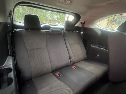 Used 2022 Toyota Highlander L image 14