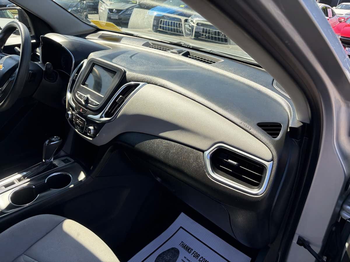 Used 2019 Chevrolet Equinox LS w/ LS Convenience Package AWD/4WD image 29