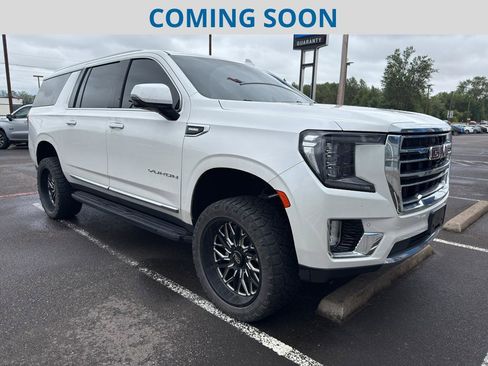 Used 2024 GMC Yukon XL SLT w/ SLT Premium Package AWD/4WD image 1