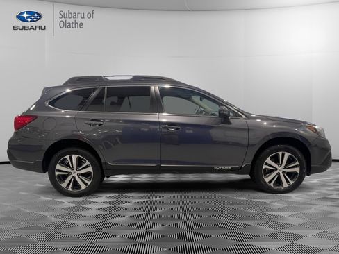 Used 2019 Subaru Outback 3.6R Limited image 11