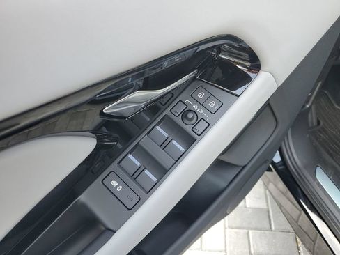 New 2026 Land Rover Range Rover Evoque Dynamic SE AWD/4WD image 24