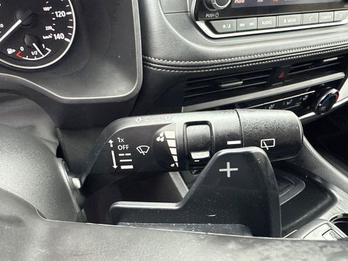 Used 2024 Nissan Rogue S image 28