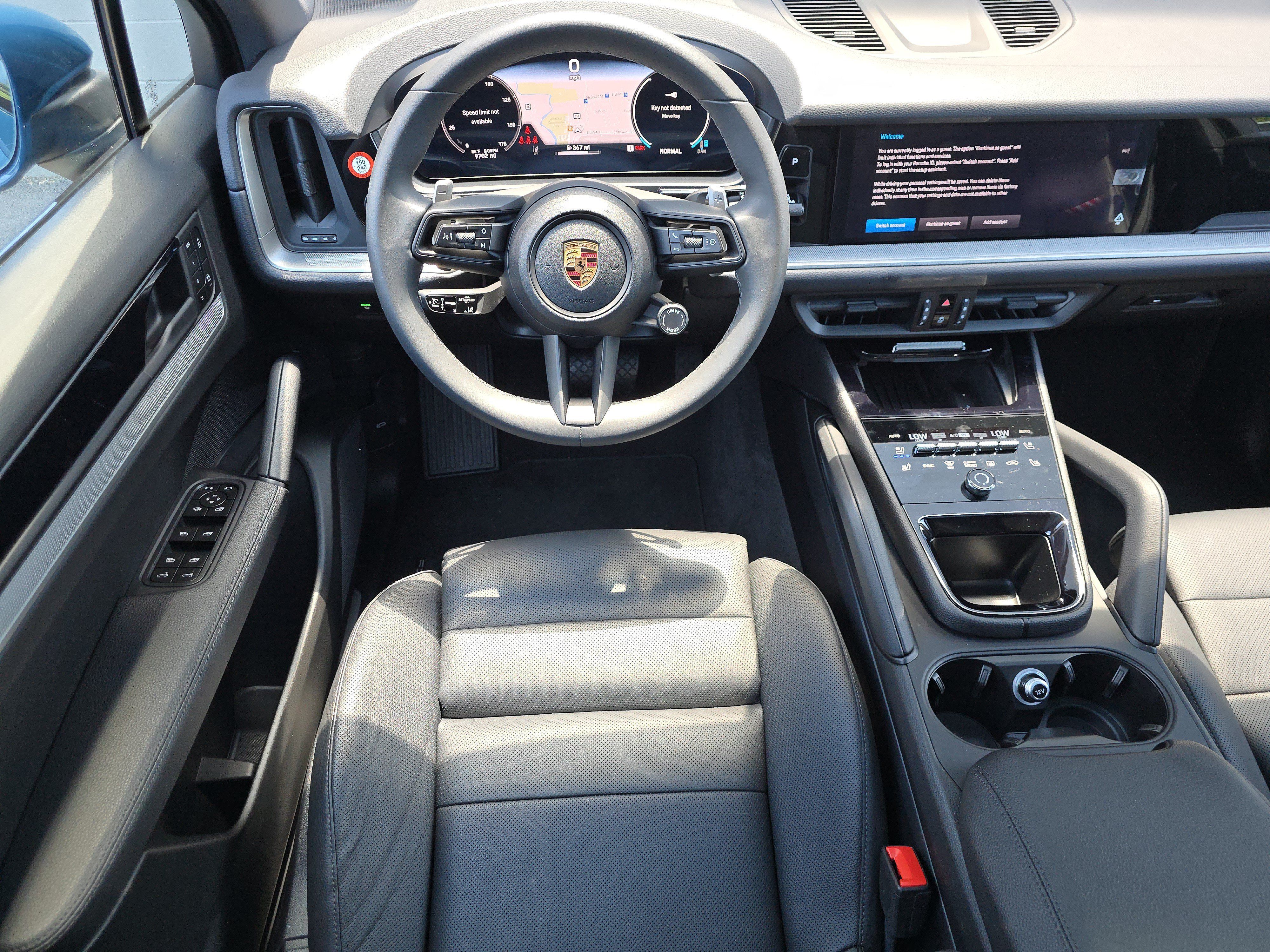 Certified 2025 Porsche Cayenne AWD/4WD image 24