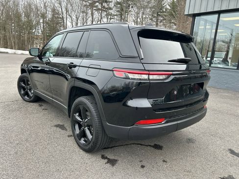 Used 2024 Jeep Grand Cherokee Limited w/ Luxury Tech Group II image 6