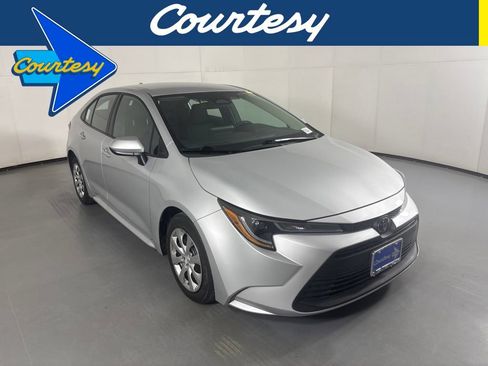 Used 2025 Toyota Corolla LE FWD image 1