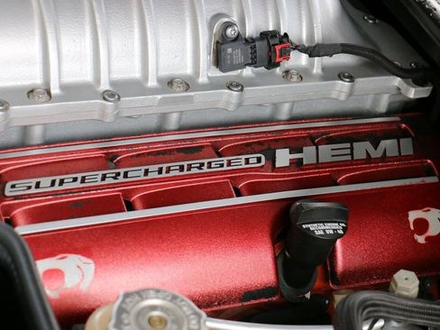 Used 2018 Dodge Challenger SRT Hellcat RWD image 41