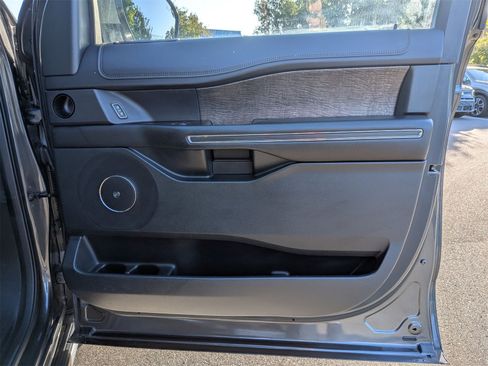 Used 2021 Ford Expedition Max Limited image 37