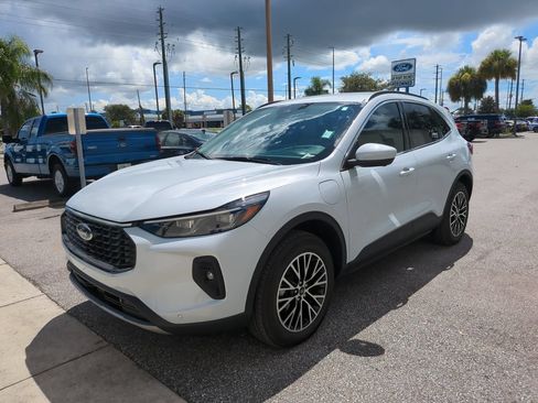Used 2026 Ford Escape SE w/ PHEV Premium Package FWD image 4
