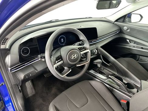 Used 2024 Hyundai Elantra SEL FWD image 3
