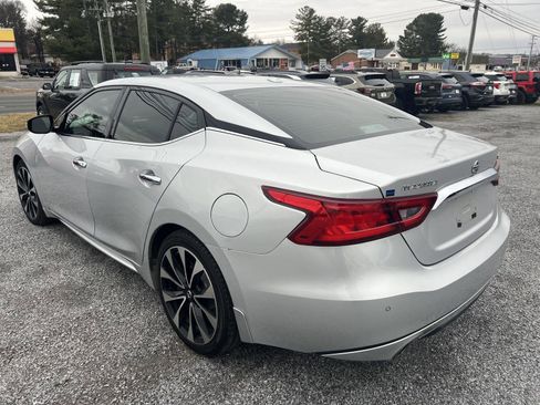 Used 2018 Nissan Maxima SR image 5