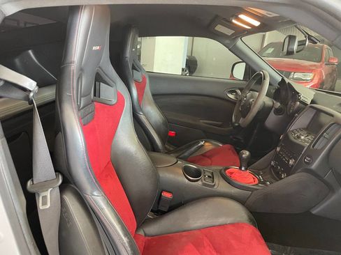 Used 2018 Nissan 370Z NISMO image 18
