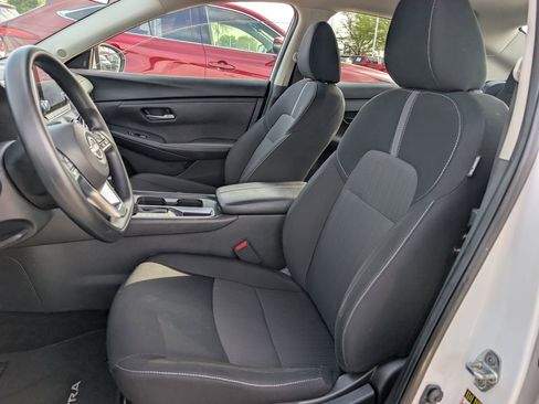 Used 2025 Nissan Sentra SV image 25