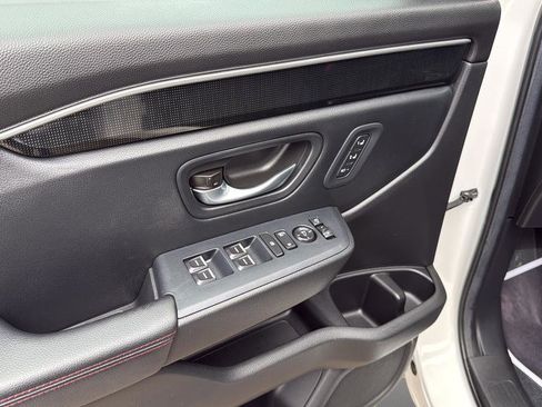 Used 2025 Honda Pilot Black Edition image 10