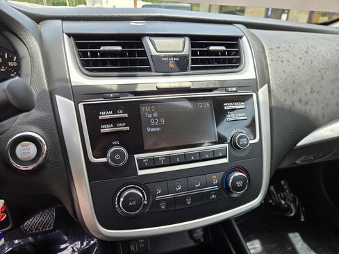 Used 2017 Nissan Altima 2.5 SR w/ Midnight Edition Package FWD image 13