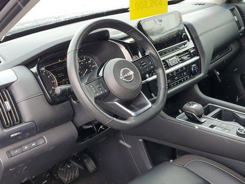 Certified 2025 Nissan Pathfinder SL image 7