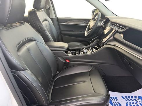 Used 2023 Jeep Grand Cherokee 4WD 4xe image 19