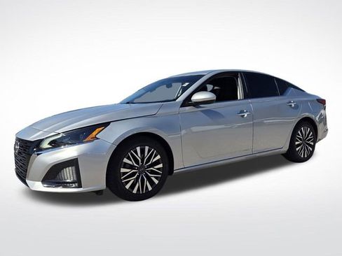 Used 2023 Nissan Altima 2.5 SV image 5