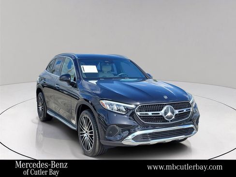 Certified 2025 Mercedes-Benz GLC 300 image 1