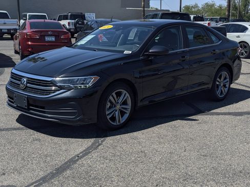 Used 2024 Volkswagen Jetta SE FWD image 5