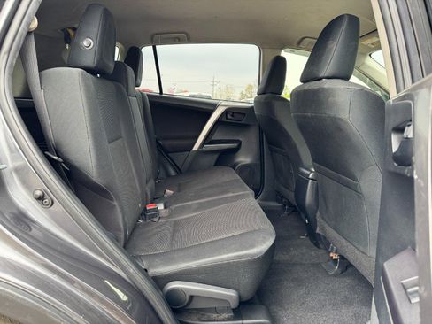 Used 2018 Toyota RAV4 LE w/ All Weather Liner Package AWD/4WD image 18