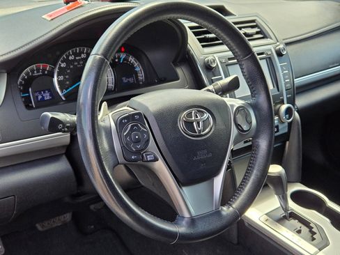 Used 2013 Toyota Camry SE w/ Convenience Pkg FWD image 12