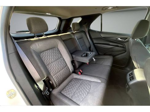 Used 2018 Chevrolet Equinox LT FWD image 28