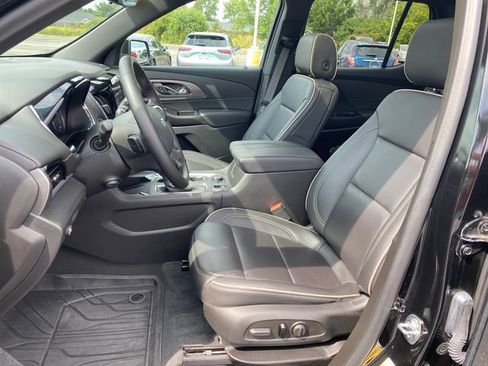 Used 2023 Chevrolet Traverse Premier w/ Redline Edition AWD/4WD image 17