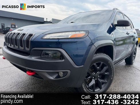 Used 2018 Jeep Cherokee Trailhawk w/ Quick Order Package 27L AWD/4WD image 1