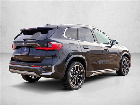 Used 2023 BMW X1 xDrive28i w/ Premium Package image 5