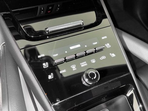 Certified 2026 Porsche Cayenne S image 33