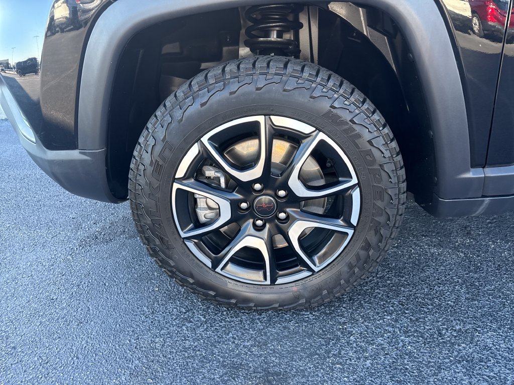 Used 2025 Jeep Compass Trailhawk AWD/4WD image 29