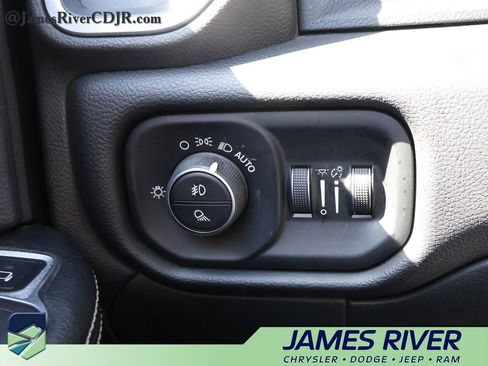 Used 2019 RAM 2500 Laramie AWD/4WD image 30