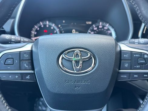 Certified 2024 Toyota Highlander XSE FWD image 31