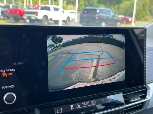 Used 2025 Toyota Sienna XLE FWD image 22