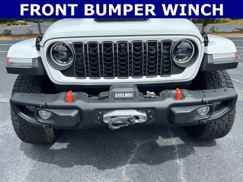 Used 2025 Jeep Gladiator Mojave AWD/4WD image 13