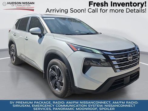 Used 2024 Nissan Rogue SV w/ SV Premium Package FWD image 1