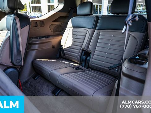 Used 2024 Kia EV9 Land image 22