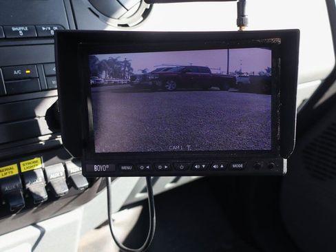 Used 2015 Ford F550 2WD Regular Cab Super Duty image 30