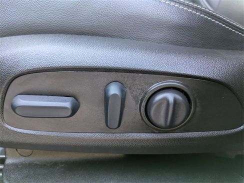 Certified 2022 GMC Terrain SLT image 13