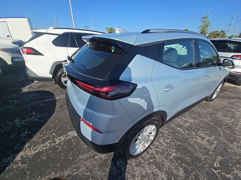 Used 2023 Chevrolet Bolt EUV LT w/ Driver Confidence Package FWD image 3