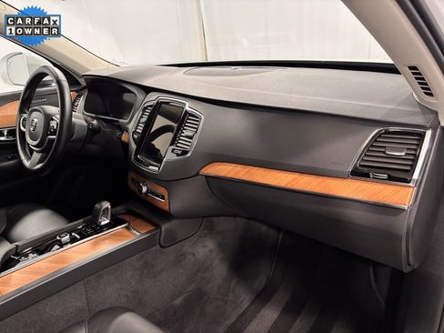 Certified 2025 Volvo XC90 B6 Plus image 16