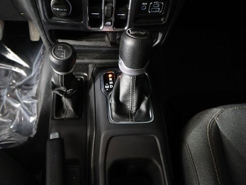 Used 2024 Jeep Wrangler Unlimited Sport AWD/4WD image 40